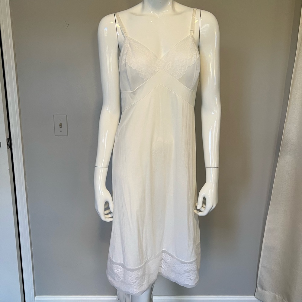 ⭐️Vanity Fair vintage slip dress